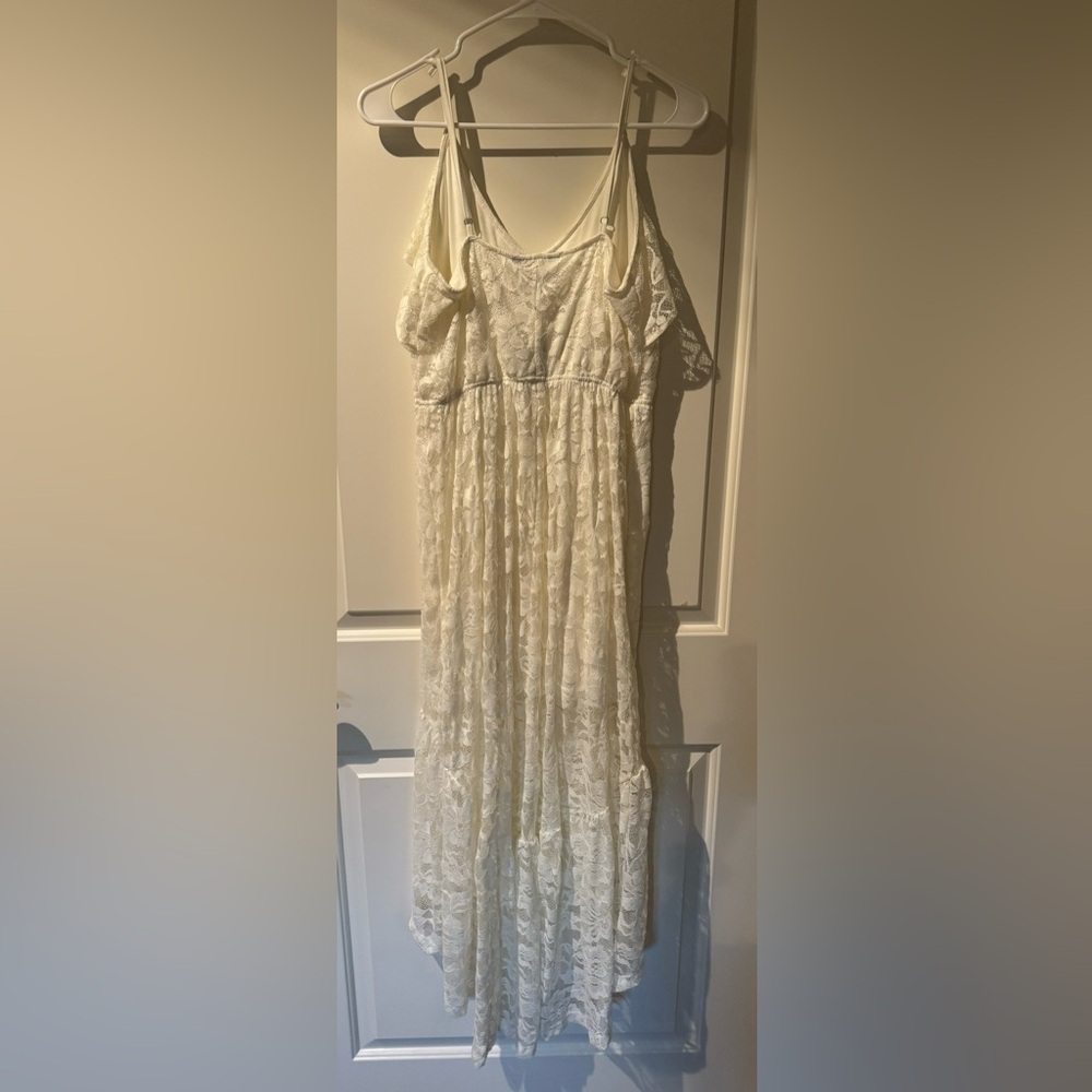 *NWT* Express Cream Lace High-Low Ruffle Dress - Picture 2 of 5